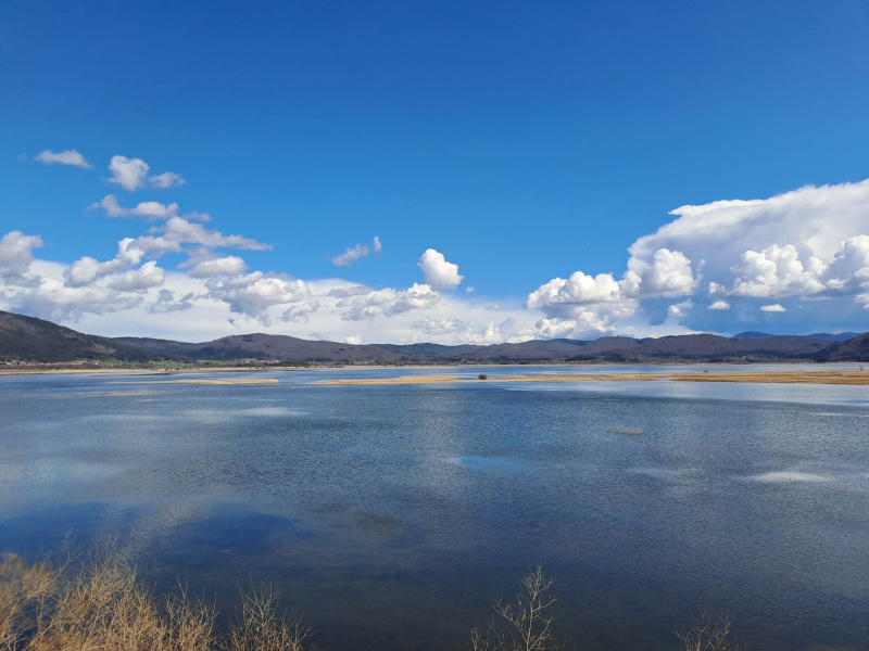 Neuslišana ljubezen, povodni mož, presihajoče jezero in še kaj