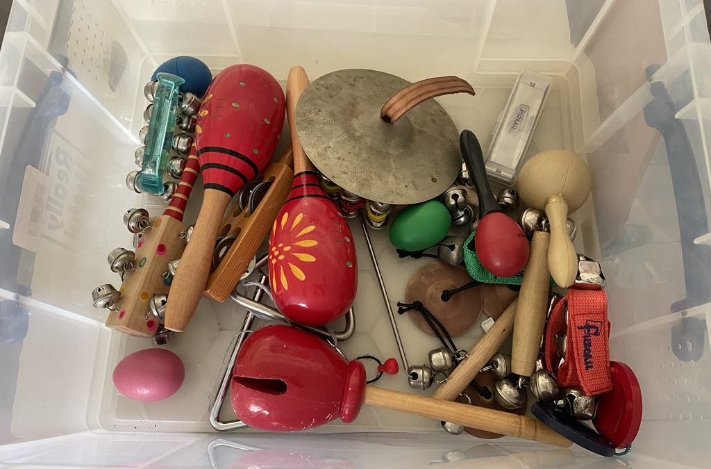 Muziciramo z Orffovimi instrumenti