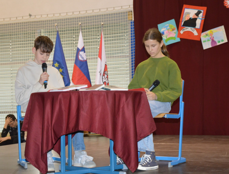 Napovedovalca